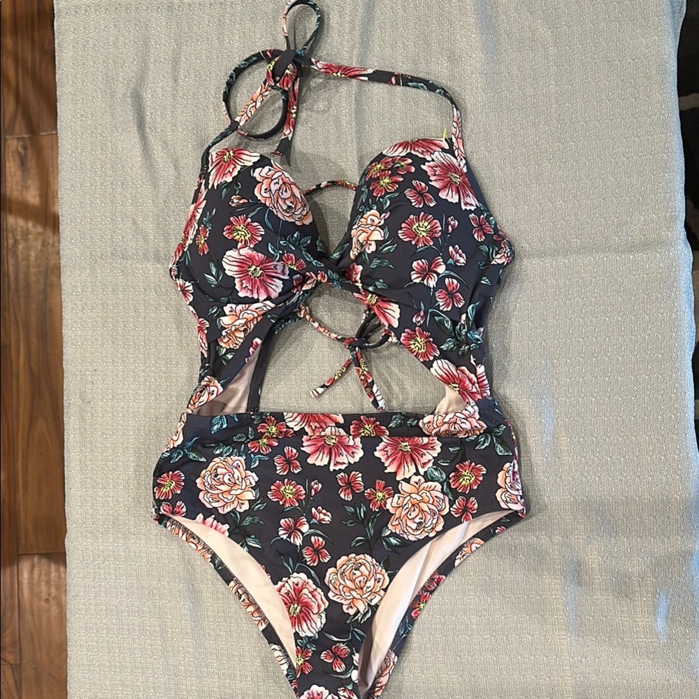 Shade & Shore Black and Pink One Piece Swimsuit